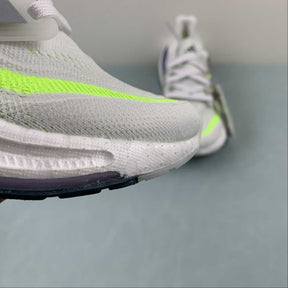 Adidas Ultraboost Light 23 - Cinza/Verde