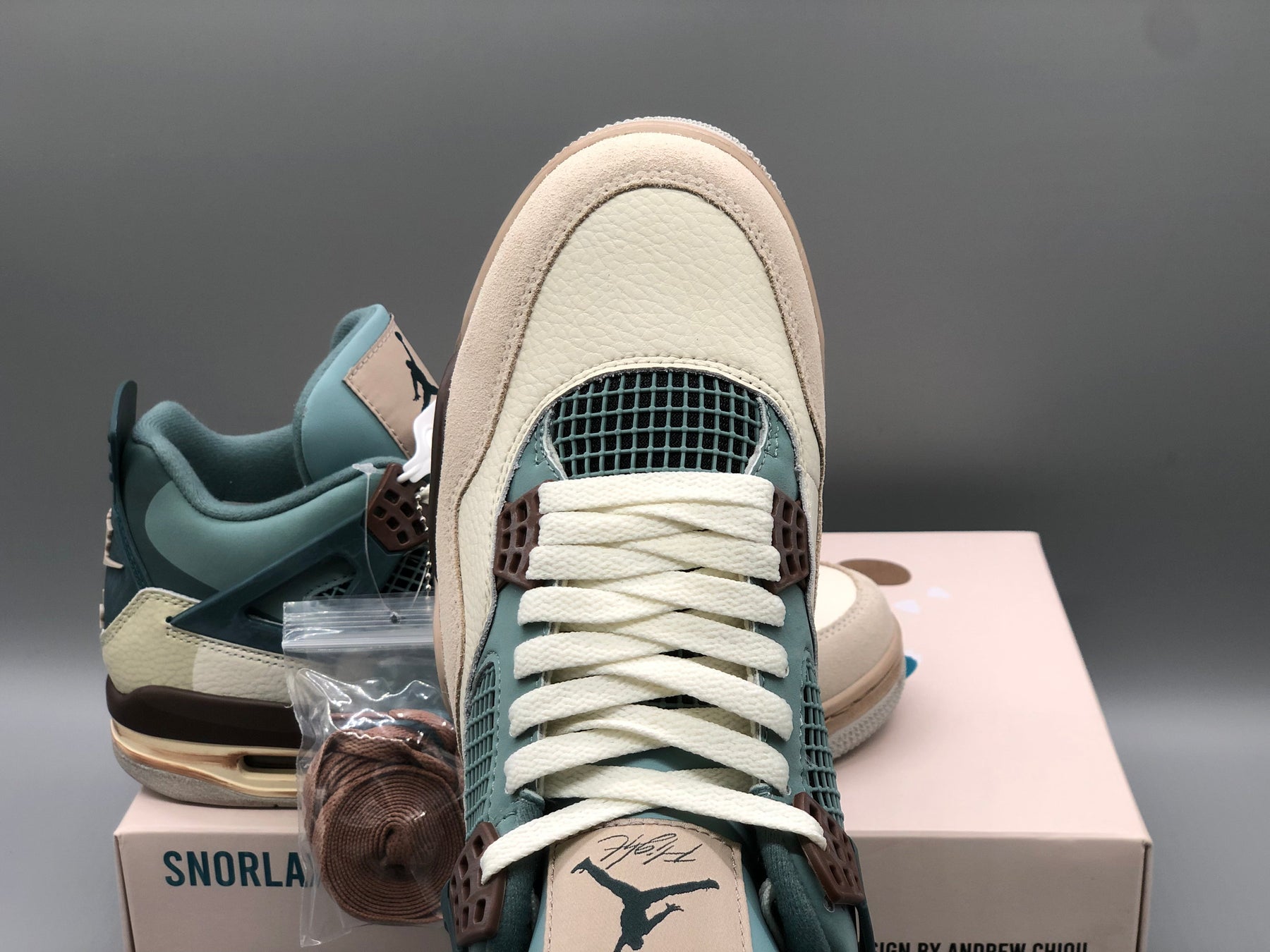 Nike Air Jordan 4 Retro "Snorlax"