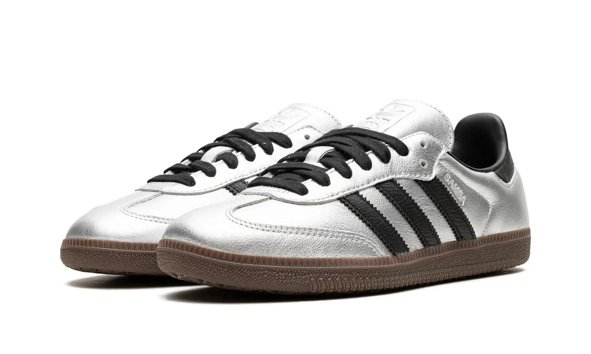 Tênis Adidas Samba OG Feminino "Silver Metallic Black Gum" Prata