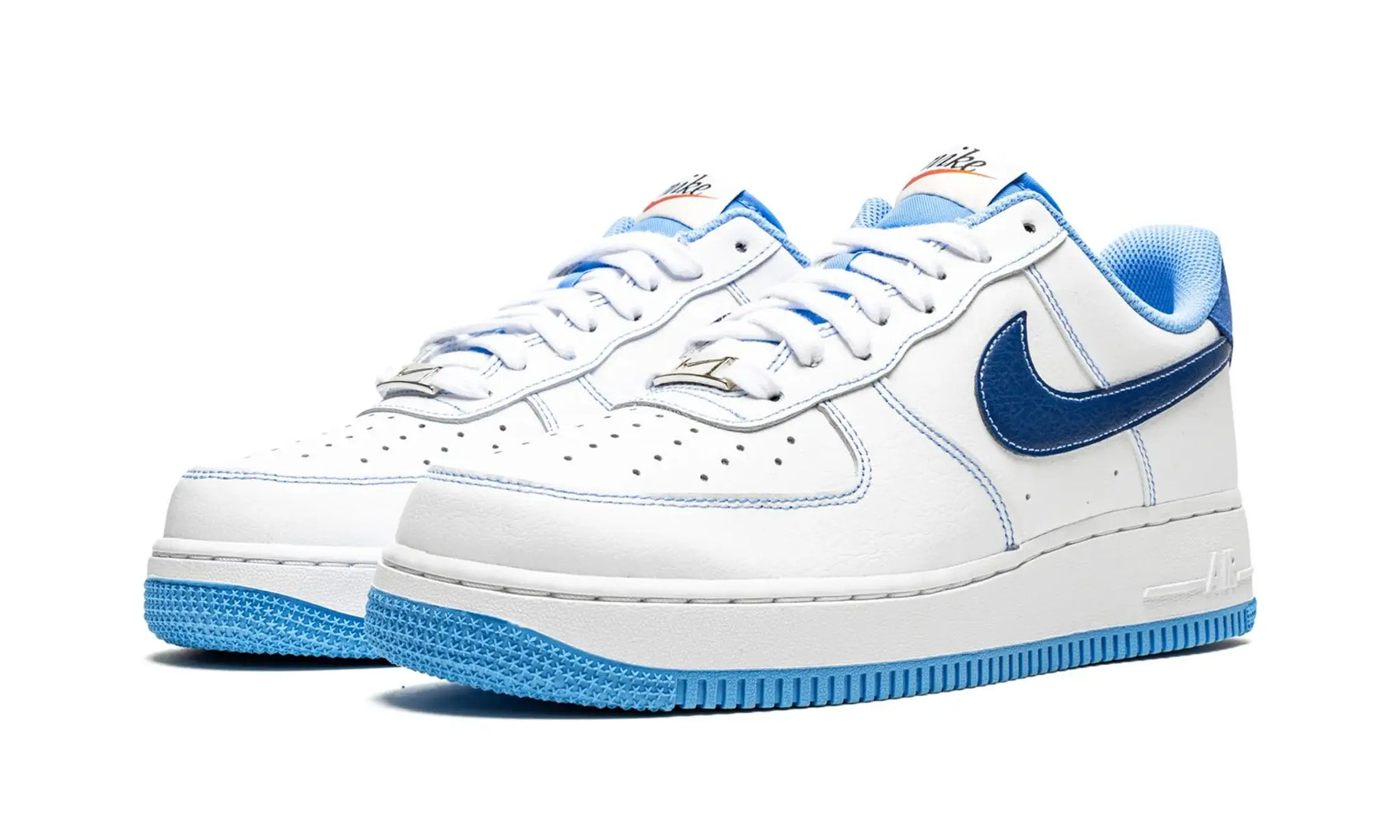 Tênis Air Force 1 Feminino "White University Blue" Branco / Azul