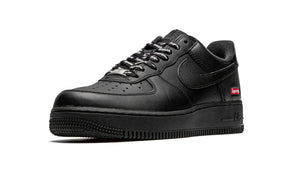 Tênis Air Force 1  x Supreme "Black" Preto