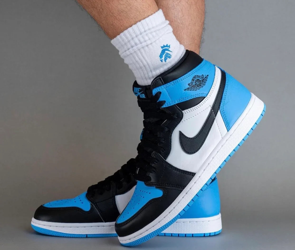 Tênis Air Jordan 1 High "UNC Toe" Azul