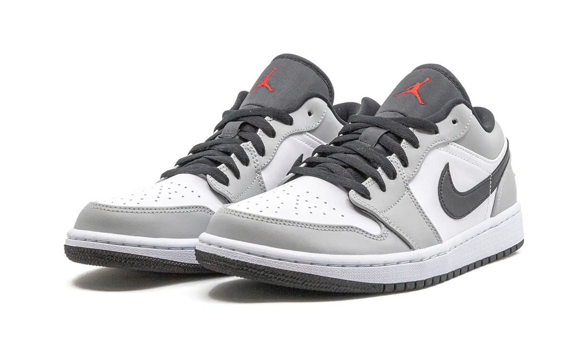 Tênis Air jordan 1 Low "Light Smoke Grey"