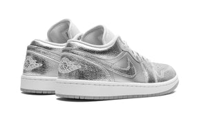 Tênis Air Jordan 1 Low Feminino "Metallic Silver" Cinza