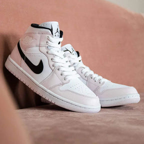 Tênis Air Jordan 1 Mid Feminino "Barely Pink" Rosa