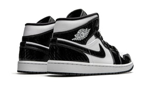 Tênis Air Jordan 1 Mid "Carbon Fiber" Preto / Branco