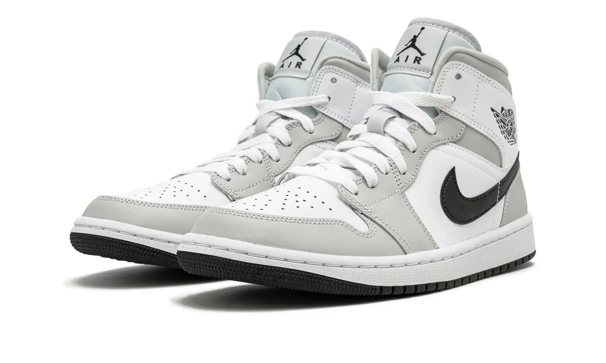 Tênis Air Jordan 1 Mid Feminino "Light Smoke Grey" Cinza