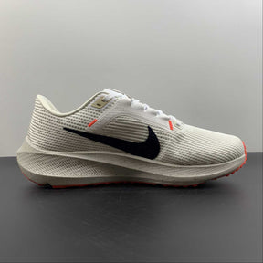 Nike Air Zoom Pegasus 40 - Branco/Preto/Laranja 2
