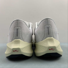 Nike Air Zoom Pegasus 40 - Branco/Vermelho
