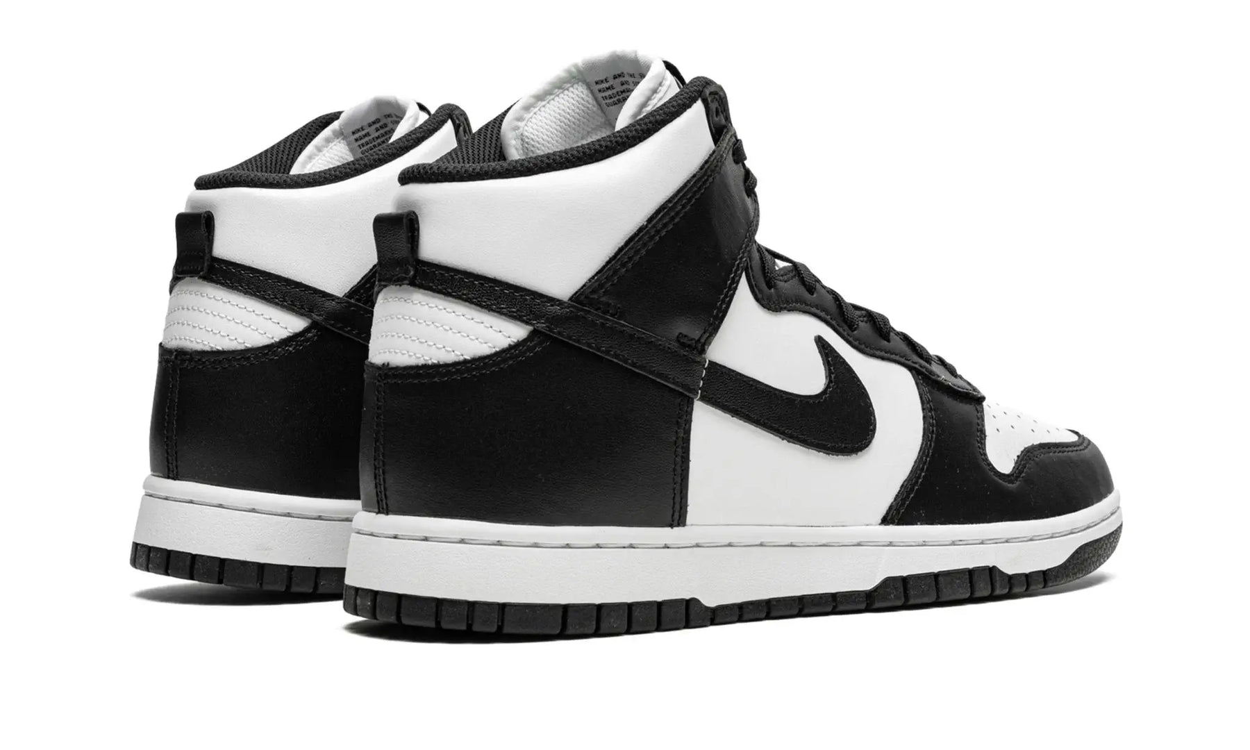 Tênis Nike Dunk High Feminino "Black and White"