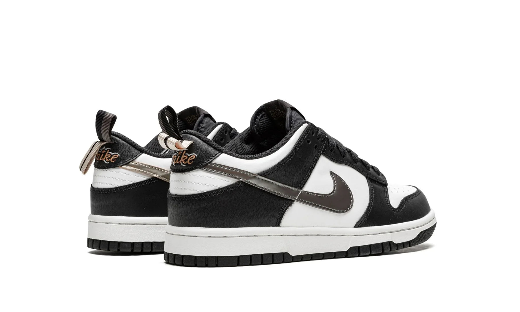 Tênis Nike Dunk Low Feminino "Black White Metallic"