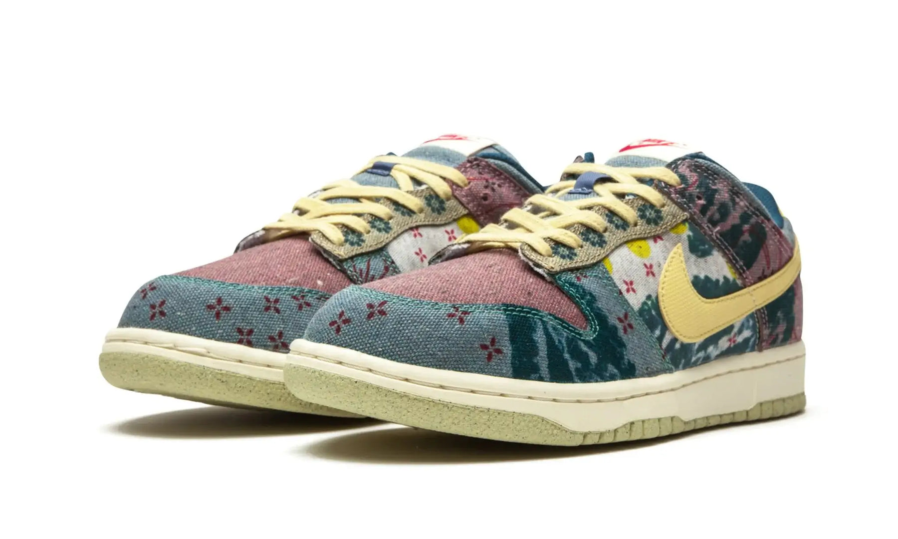 Tênis Nike Dunk Low "Community Garden" Verde / Bordô