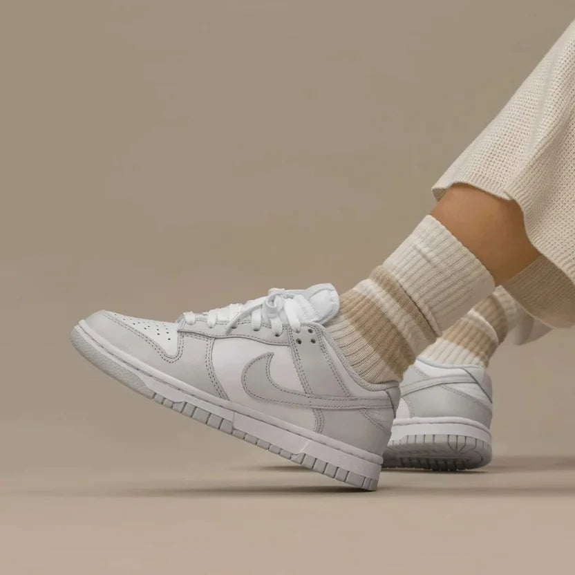 Tênis Nike Dunk Low Feminino "Photon Dust" Cinza