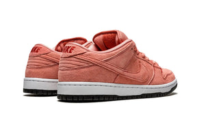 Tênis Nike Dunk Low SB "Pink Pig" Rosa