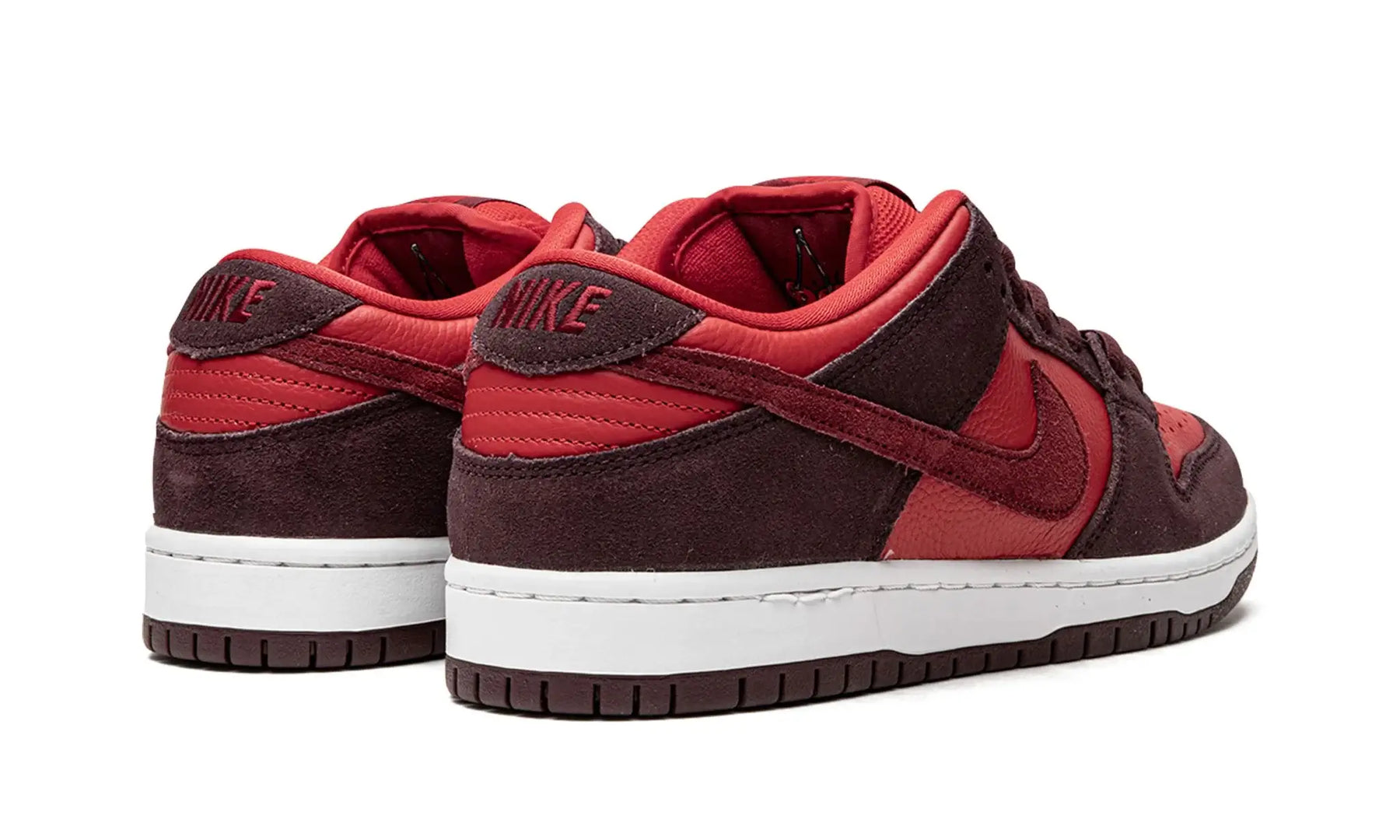 Tênis Nike Dunk Low SB Masculino "Cherry" Vermelho