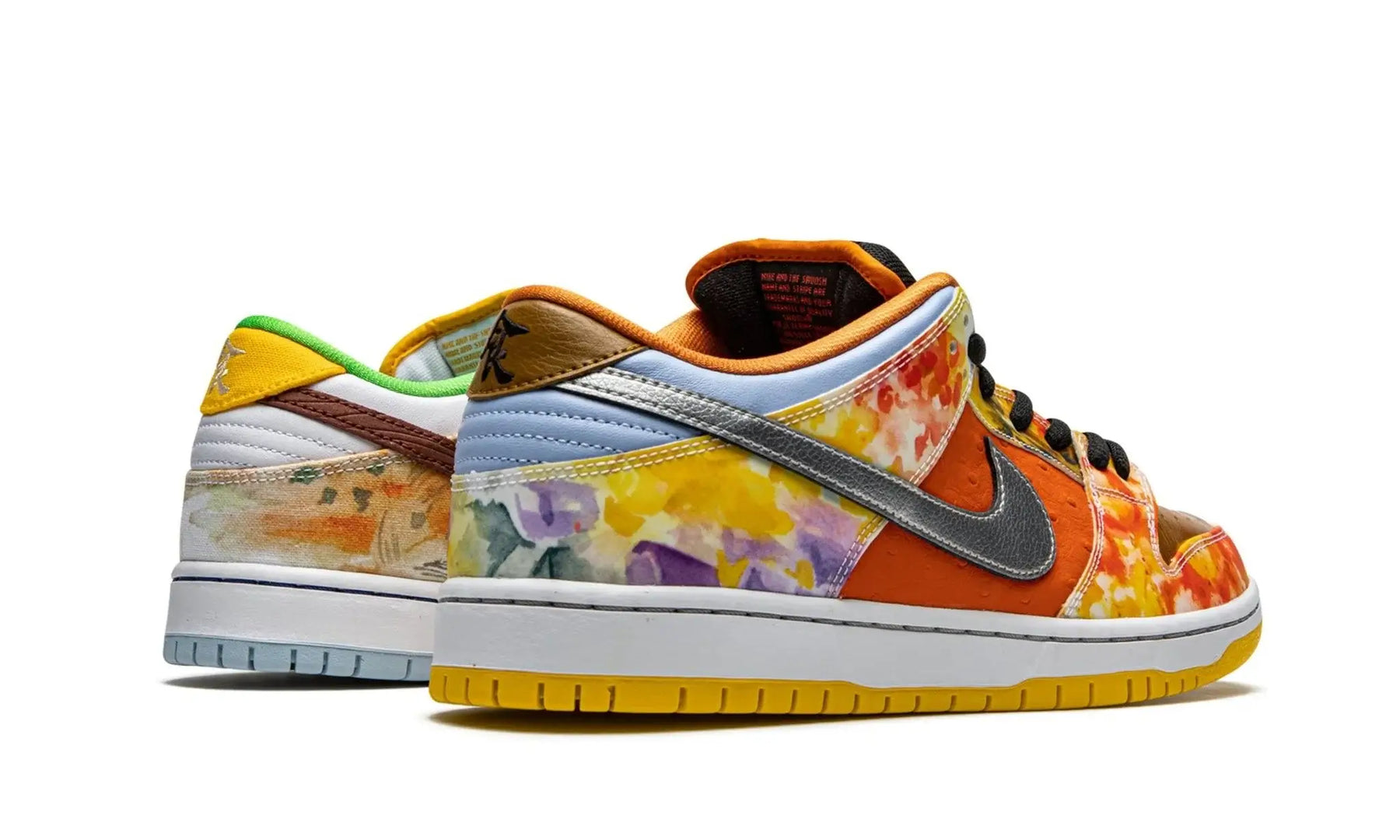 Tênis Nike Dunk Low SB "Street Hawker" Colorido