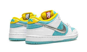 Tênis Nike Dunk Low SB x FTC "Lagoon Pulse" Branco / Azul