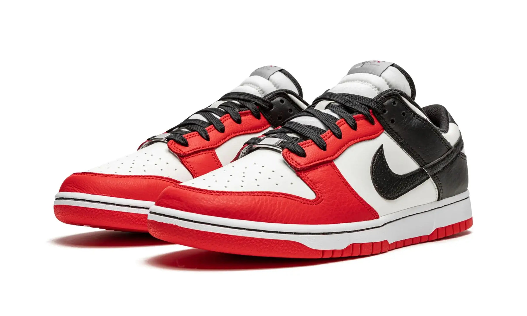 Tênis Nike Dunk Low x NBA "Chicago" Vermelho / Preto