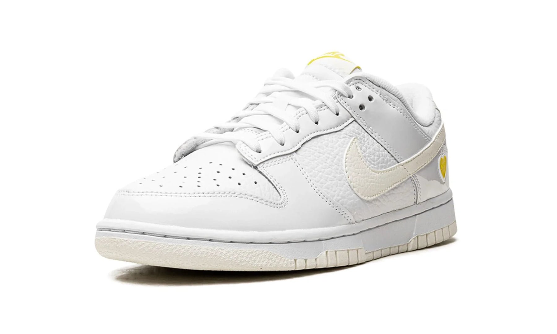 Tênis Nike Dunk Low Feminino "Yellow Heart" Branco